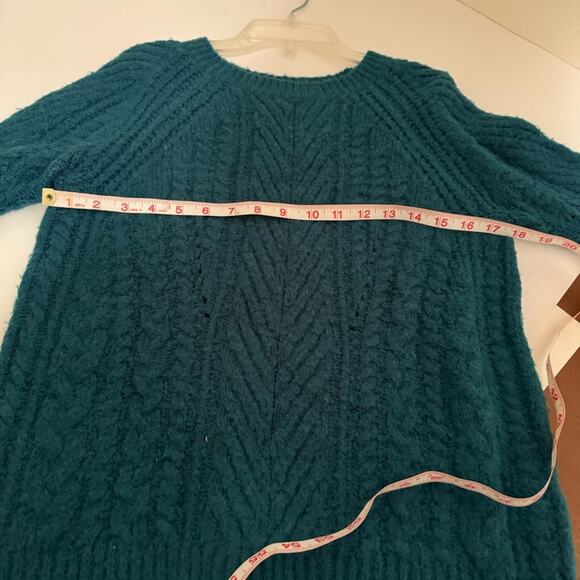 Forever 21 Contemporary Cable Knit Sweater - Picture 8 of 11